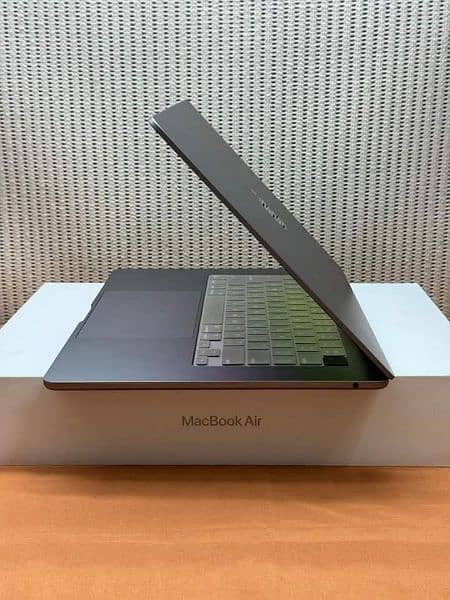 2020 MacBook Air M-1 Chip 0326,O464O77