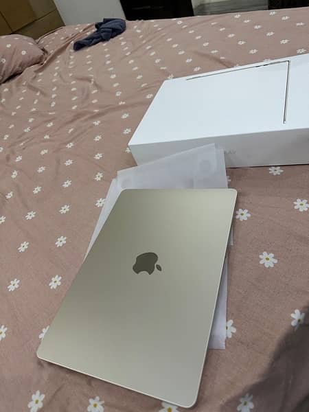 MacBook Air M2 100% Battery official Apple warranty