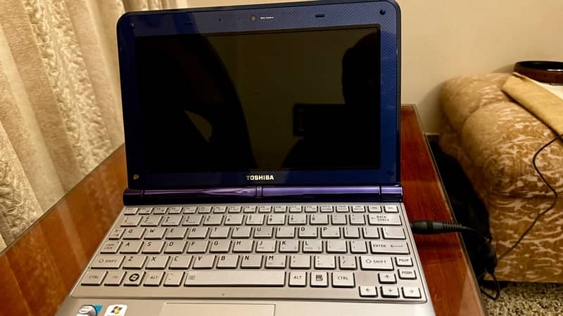 KIDS Toshiba starter - ATOM Intel - mini laptop