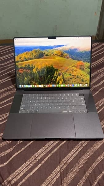 Apple M3 Macbook Pro 16inch 12 C CPU 18 C GPU 36GB 512GB MRW23