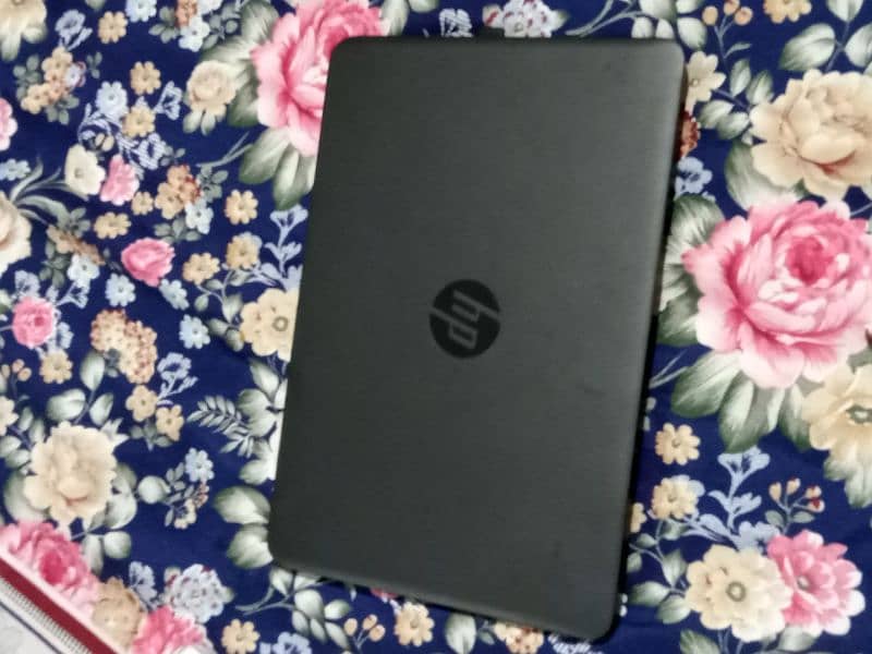 HP laptop core i5 . . 5 grnushan