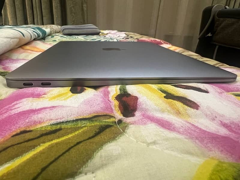 Apple MacBook Air M1 8/256 Arabic + Urdu Keyboard