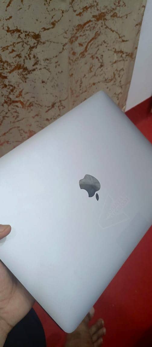 MacBook Pro 13-inch, 2017, Touchbar
