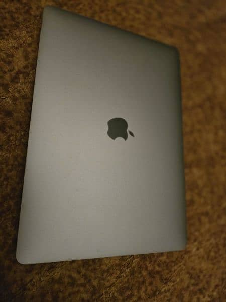 MacBook Pro M2 2023
