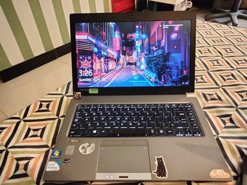 TOSHIBA LAPTOP 512GB LUSH CONDITION