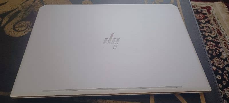 hp elitebook 1050 G1
