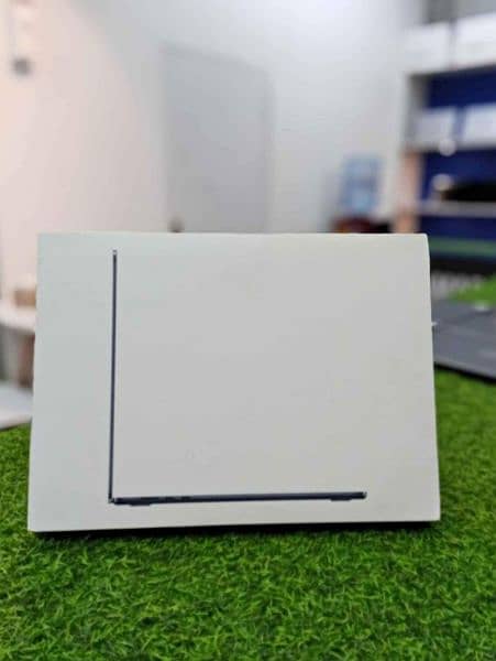 MACBOOK AIR M2 CHIP 2024 BOX PACKED