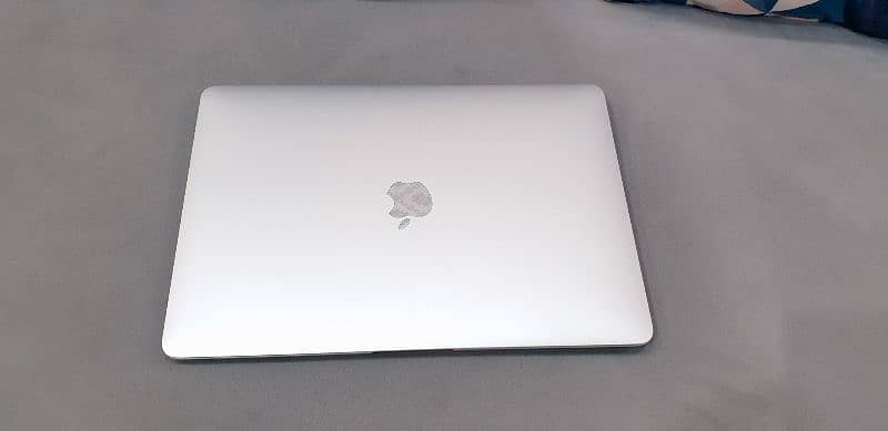 Apple MacBook Air A1932 core i5 2018 BTO/CTO Model