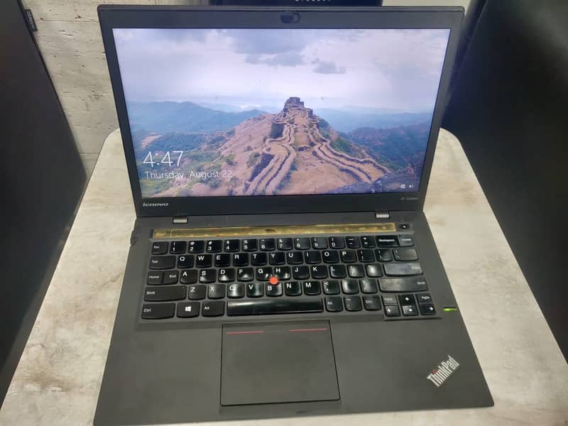 lenovo x1 carbon thinkpad 4GB, 128GB ,cor i5 4th genration ultra slim