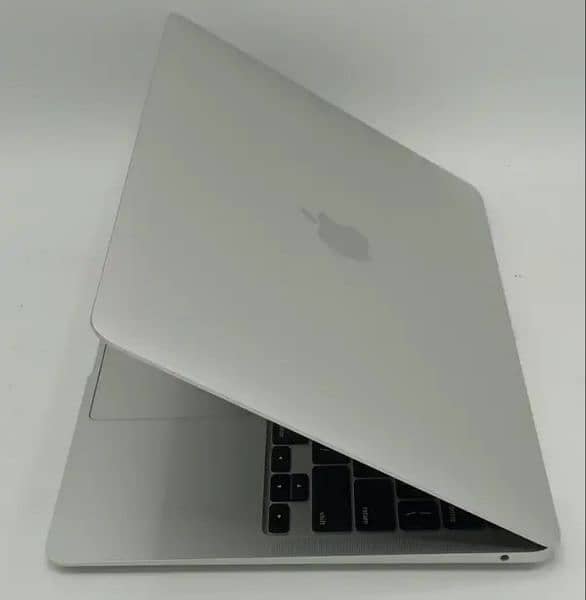 Macbook Air 2020 M1 Chip 8/256, 10/10 condition