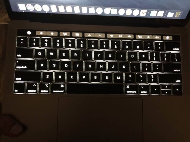 Self | i7 | 15'' | MacBook Pro 2018 | 16 | 4GC (03226682445)