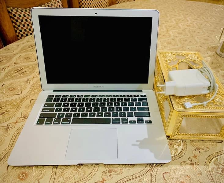 Macbook Air 2017 model