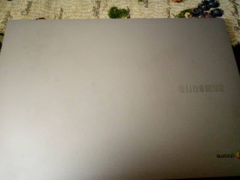 Samsung chrome book 4