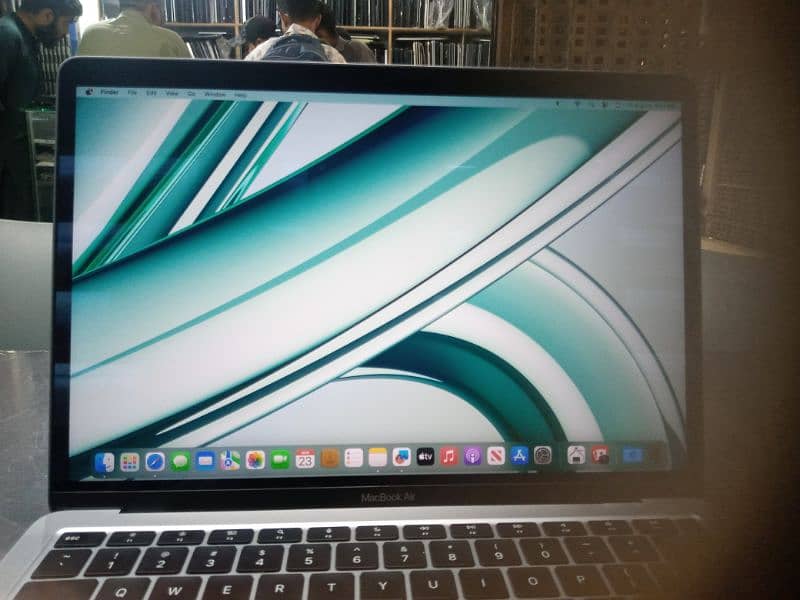 Macbook m1 Air Ram =8 GB SSD=256camera is not working