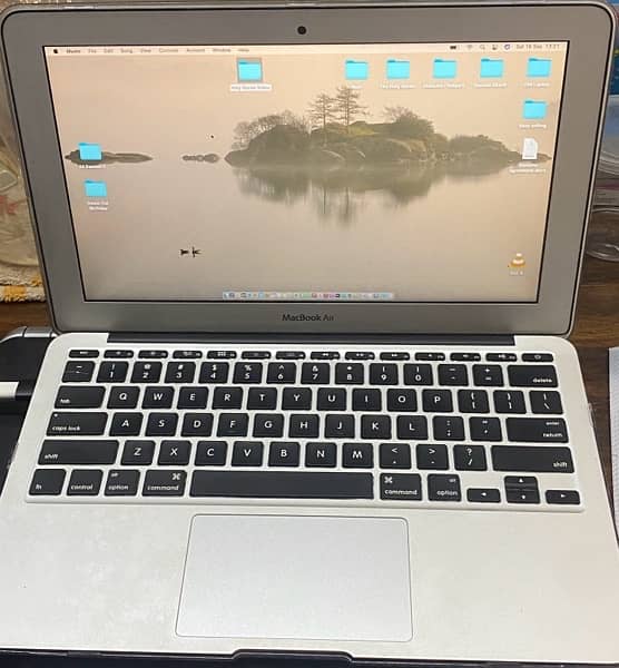 MacBook Air i5 11.6 inch 4/128