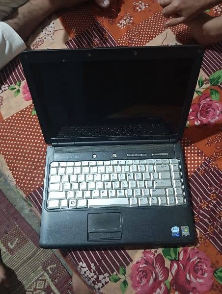 dell laptop 4ram320hds.