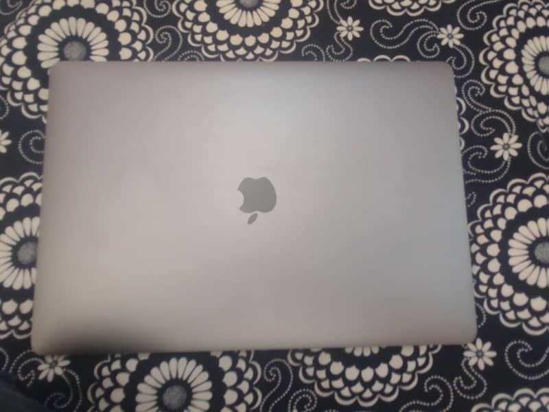 Macbook pro  2019 16/512
