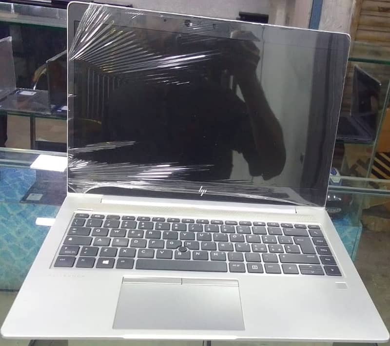 HP EliteBook 830 G5 ci5 - 8th Gen