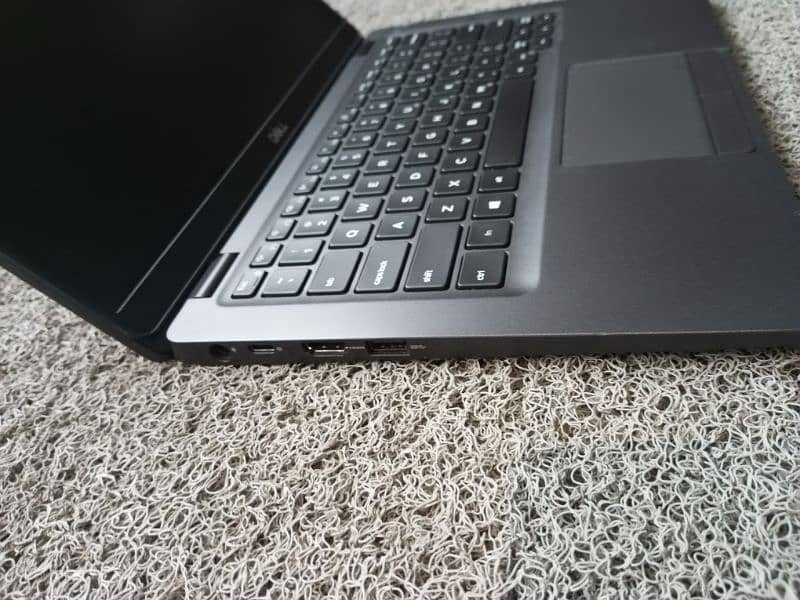 i5 8th Generation 8gb Ram 256gb SSD 4gb