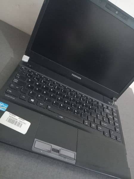 Toshiba core i5 4gb ram/ 300gb hard