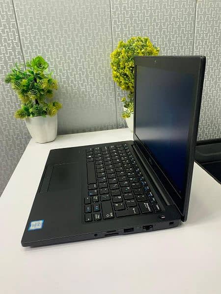 Dell latitude E7280Core i57th generation8GBRAM 256Gb ssd 100%