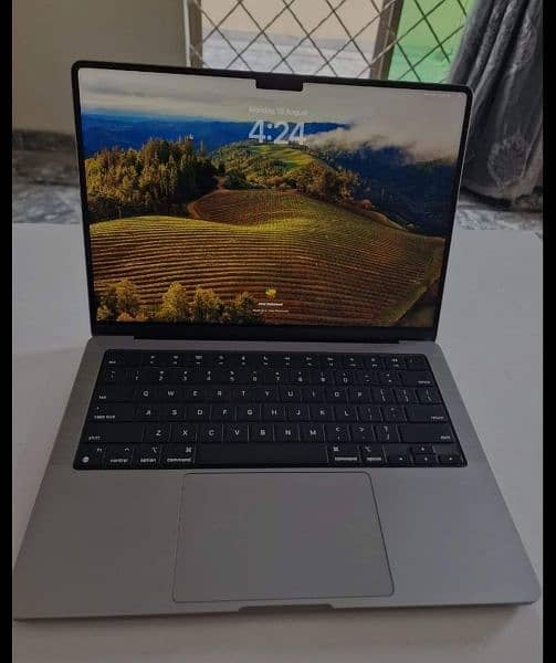 Macbook Pro M38gb Ram, 512gb SSD