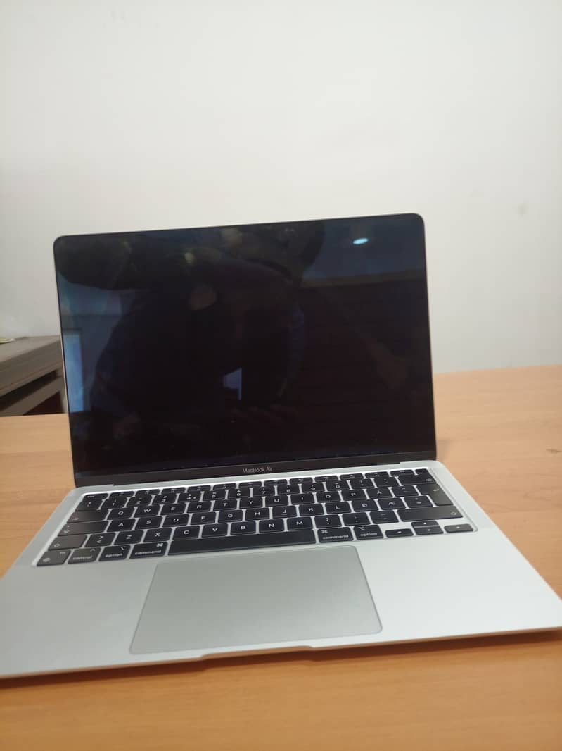 MacBook Air M1 8GB