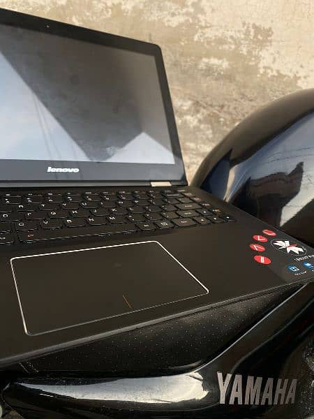 Lenovo flex 3 i5 6th gen 8gb ram 256 gb ssd 520 mb gaming card