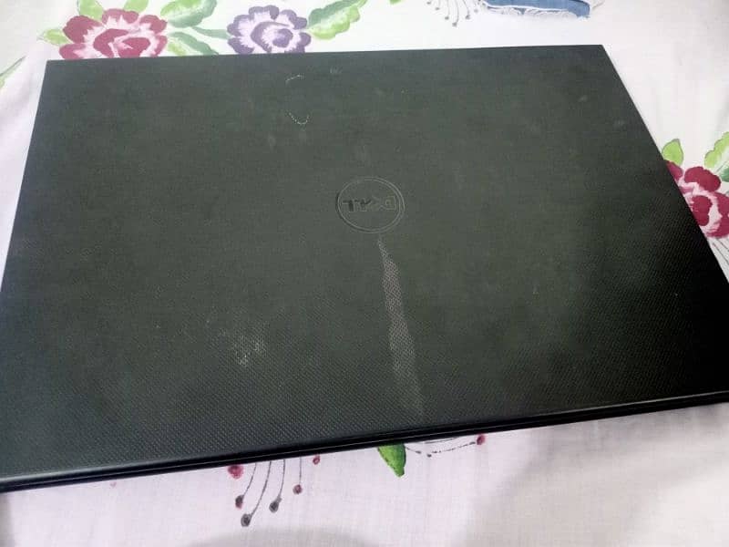 Dell intel core i5 Inspiron 15 3000 series with charger