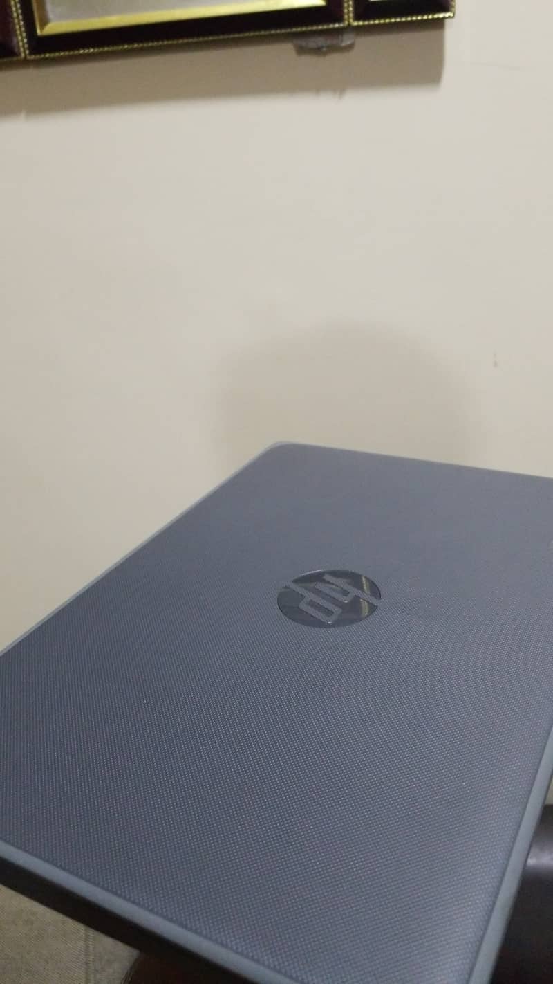 HP Chromebook - AMD A4-9120c (equivalent to core i3)