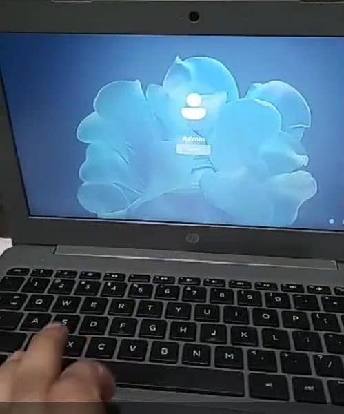 HP Stream book