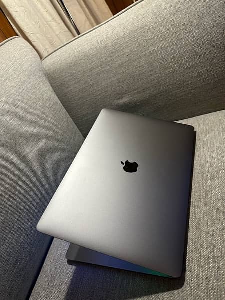MacBook Pro 2019 in 10/10 Condition (16 inch)