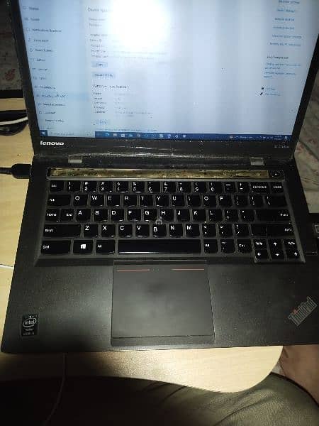lenovo 4th Generation All OK. . 10/10 condition