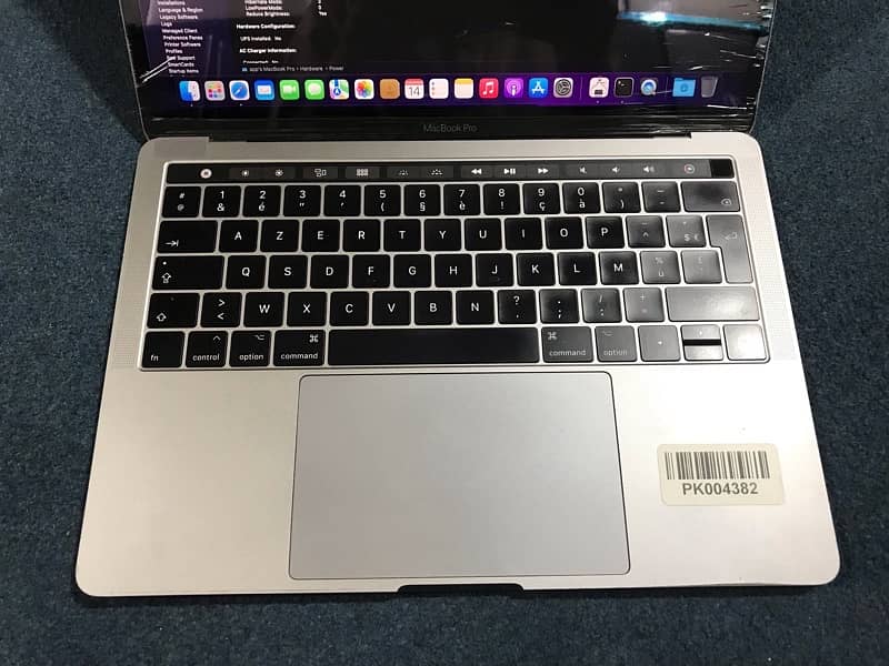 Apple MacBook Pro 2017 ( Touch Bar )