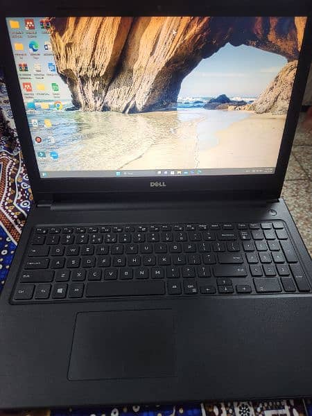 Dell Inspiron 15 with Radeon 520 graphics and 8GB ram
