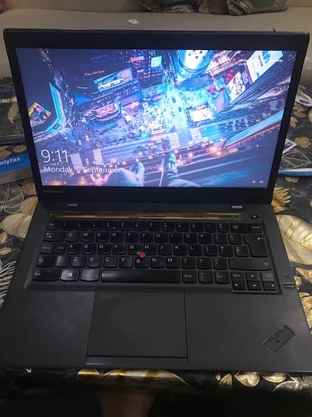 Lenovo Thinkpad X1 Carbon  ( Details in Discription )