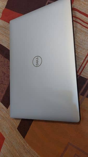 Dell xps 15 7590 core i9 9th Gen touchscreen gtx 1650 graphics Rs225