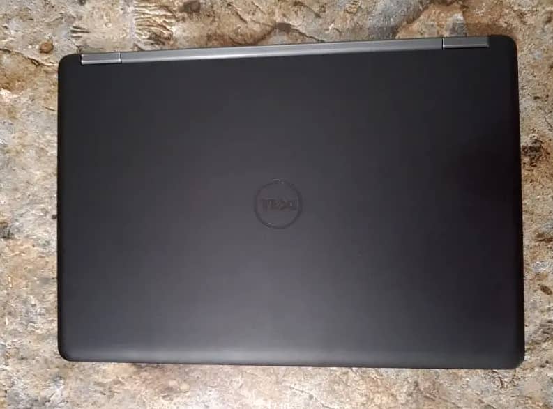 Latitude e5450 i5 5th gen 8gb ram 128gb ssd Finger Print scanner