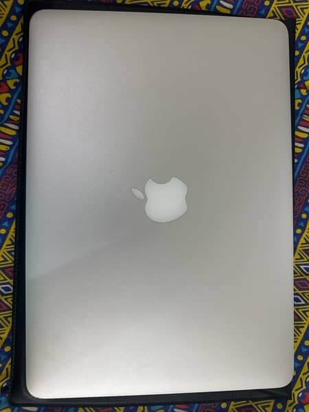 Mac book pro 2015 Model 13 inches screen 8GB RAM