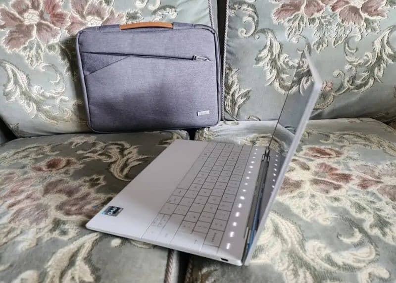 Dell XPS 13-Plus 9320 Laptop i7-1260P,16GB,1TB SSD 13.4