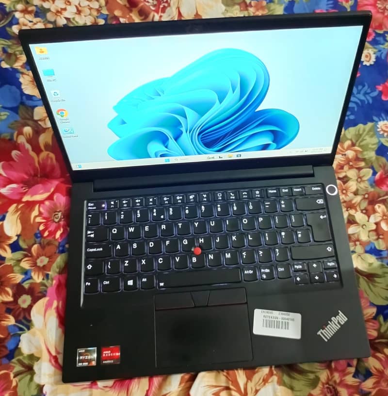 Lenovo Ryzen 5-4500U 24GB-RAM 256GB-SSD 2GB dedicated Graphic Card