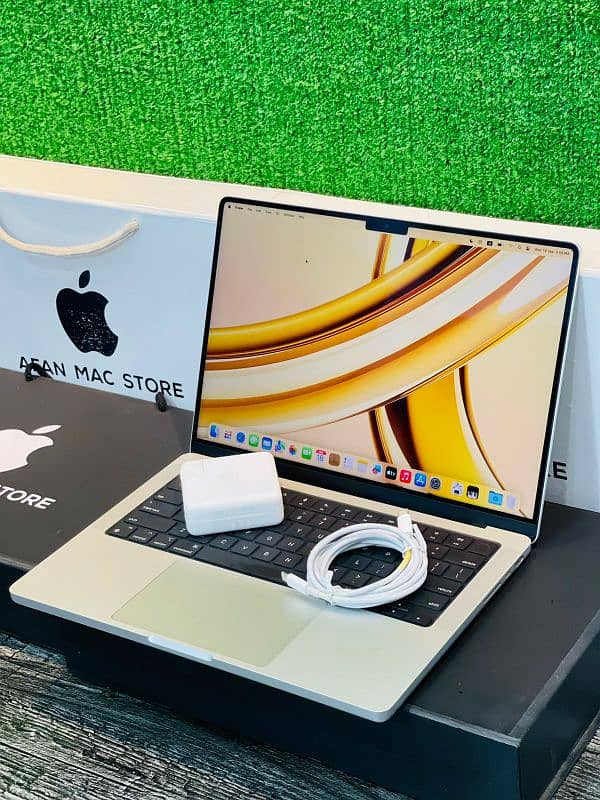 MacBook pro 2021 M1 pro chip 14