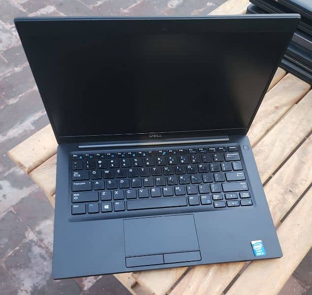 7390 dell latitude i5-8th gen 8/256