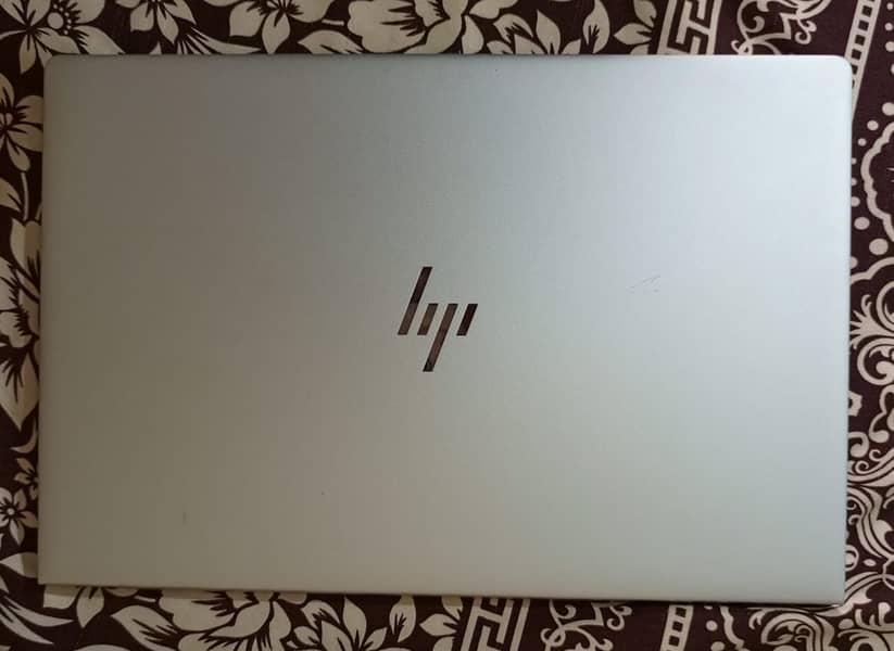 HP Ryzen 5=Core i7 10th GEN 15.6