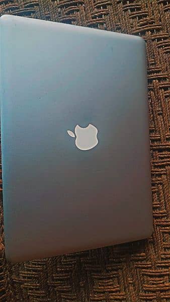 MacBook pro 2011