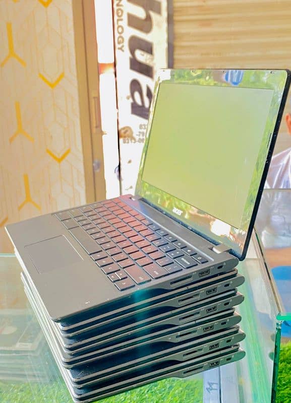 Acer c740 Laptop 4/128gb ssd