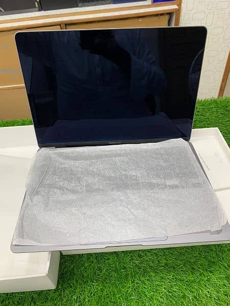 Macbook Air M1 2020 14 inch  0343=754=5434 my WhatsApp number