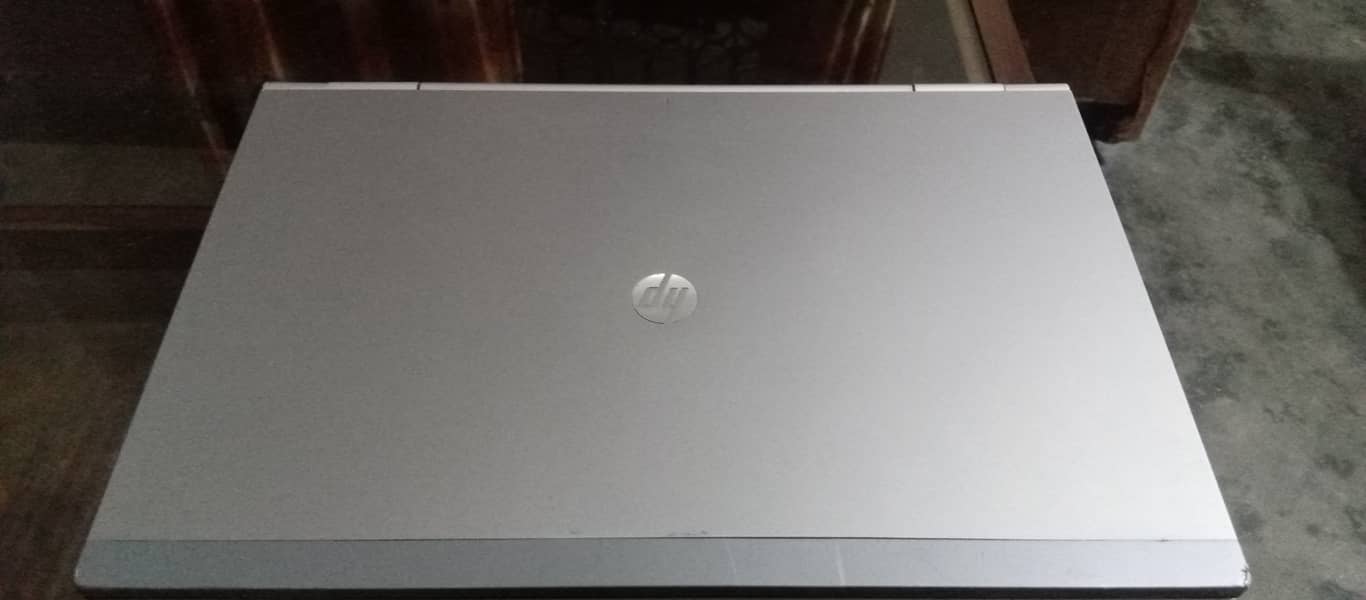 Intel core i5, 3rd gen, 4 gb ram, 320 gb hhd