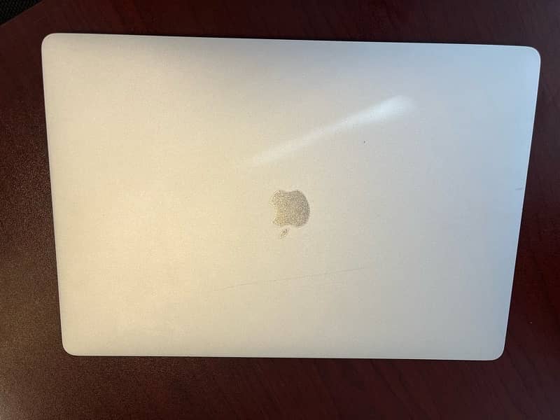 MacBook Pro late 2019 i9 32 GB RAM 16” dispaly 512GB storage