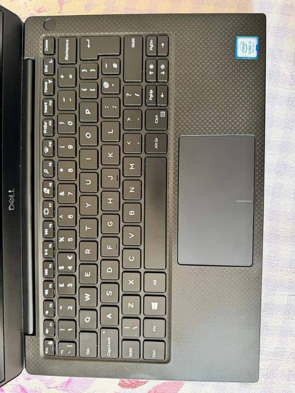 Intel Core i7 8th GEN 16/256